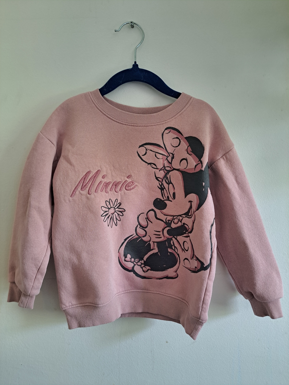 3/35$ Disney Minnie Graphic Crewneck Sweater - Dusty Pink Girl 4T